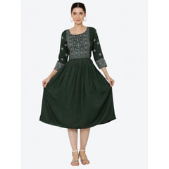 Generic Women's Casual Rayon 3-4th Sleeves Kurti (Green)