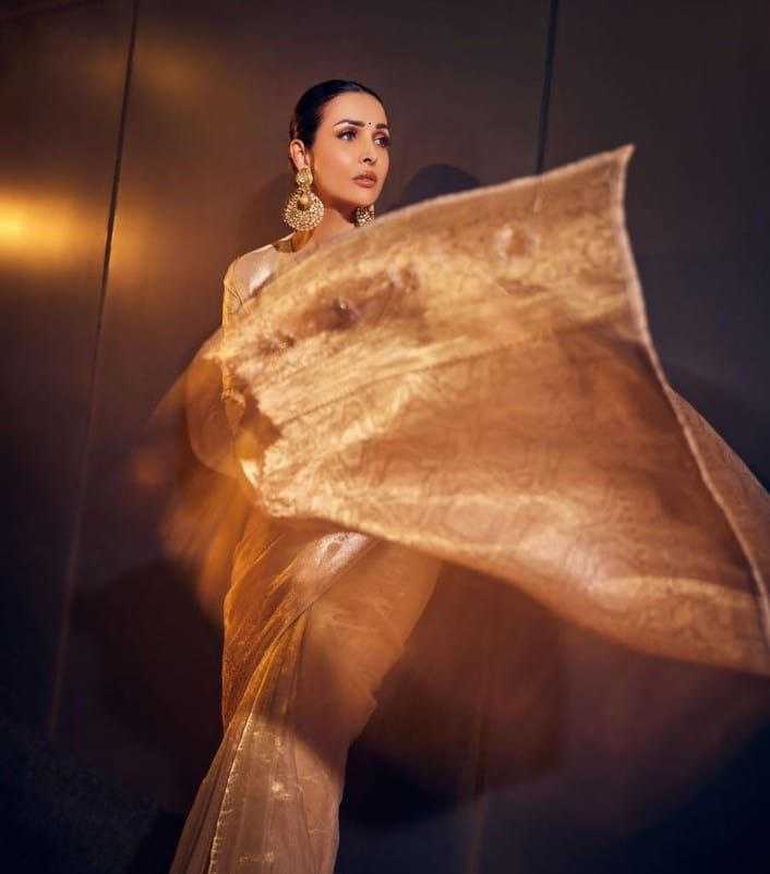 Ksa Banana Silk KESH525 Malaika Arora Silk Sarees Bollywood Collections Festive Collections Wholesale Banarasi Silk Sarees Malaika Arora Sarees Onam Collections Manufacturer