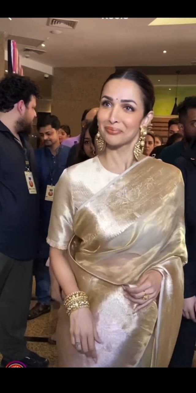 Ksa Banana Silk KESH525 Malaika Arora Silk Sarees Bollywood Collections Festive Collections Wholesale Banarasi Silk Sarees Malaika Arora Sarees Onam Collections Manufacturer