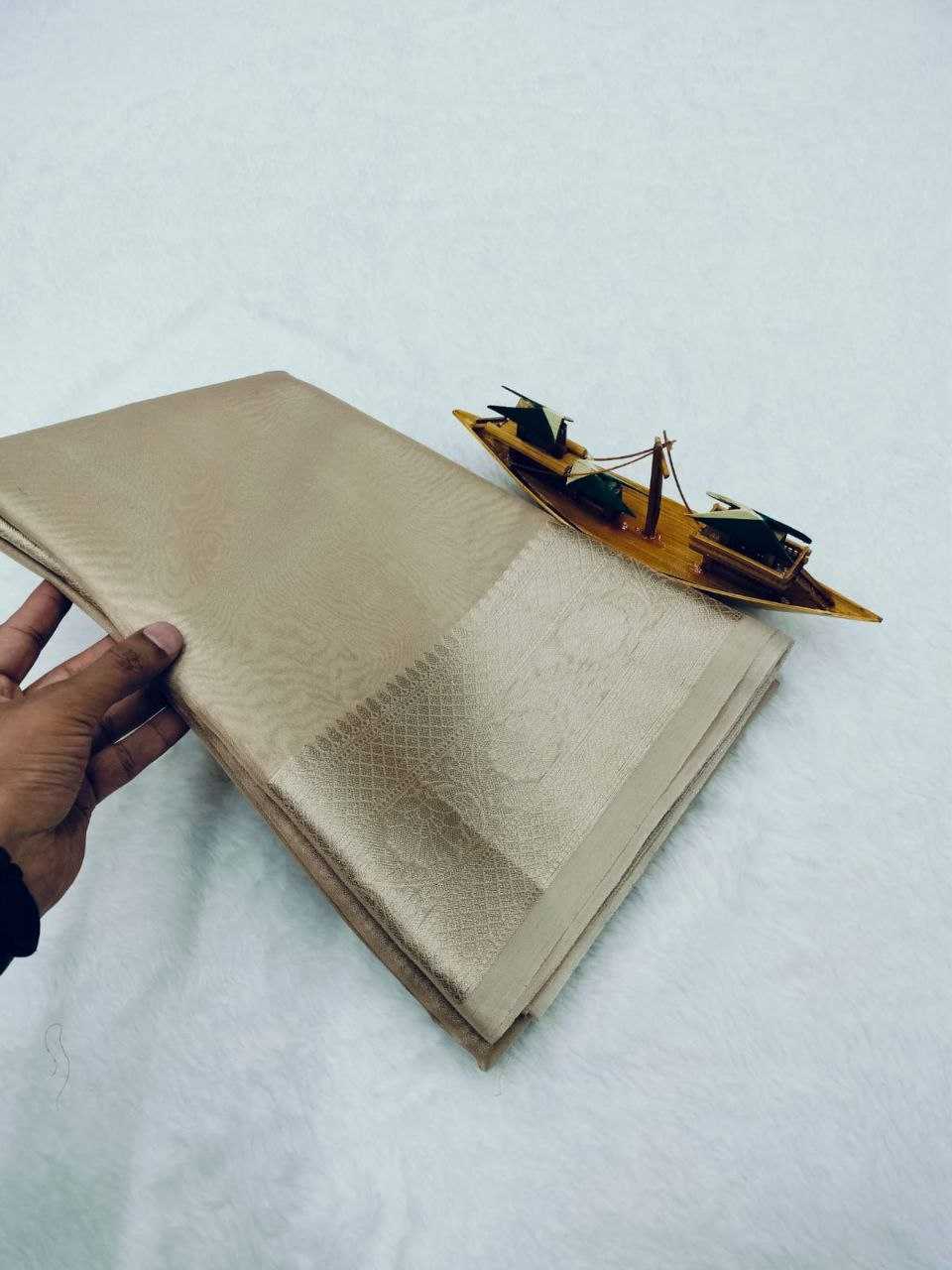 Ksa Banana Silk KESH525 Malaika Arora Silk Sarees Bollywood Collections Festive Collections Wholesale Banarasi Silk Sarees Malaika Arora Sarees Onam Collections Manufacturer