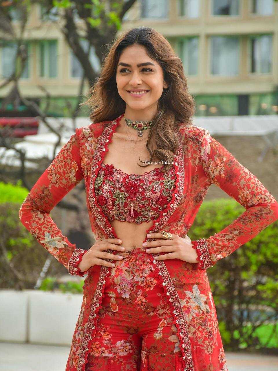 Ksa Georgette RIN189 1198 Suits & Dresses Bollywood Collections Wholesale Georgette Suit Wedding Suits MRUNAL THAKUR Manufacturer