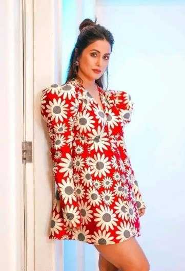 KSA Heavy Crepe KESH559 446 Suits & Dresses Western Wears Bollywood Collections Wholesale Midi Dresses Printed Dresses Hina Khan Collections Manufacturer